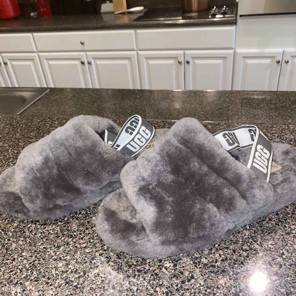 Ugg Women’s Fluff Slides